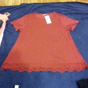 Stylish burgendy short sleeve top